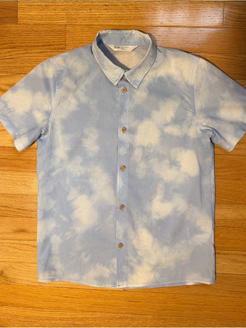 H&M Blue and White Tie-Dye Short Sleeve Button-Down Shirt